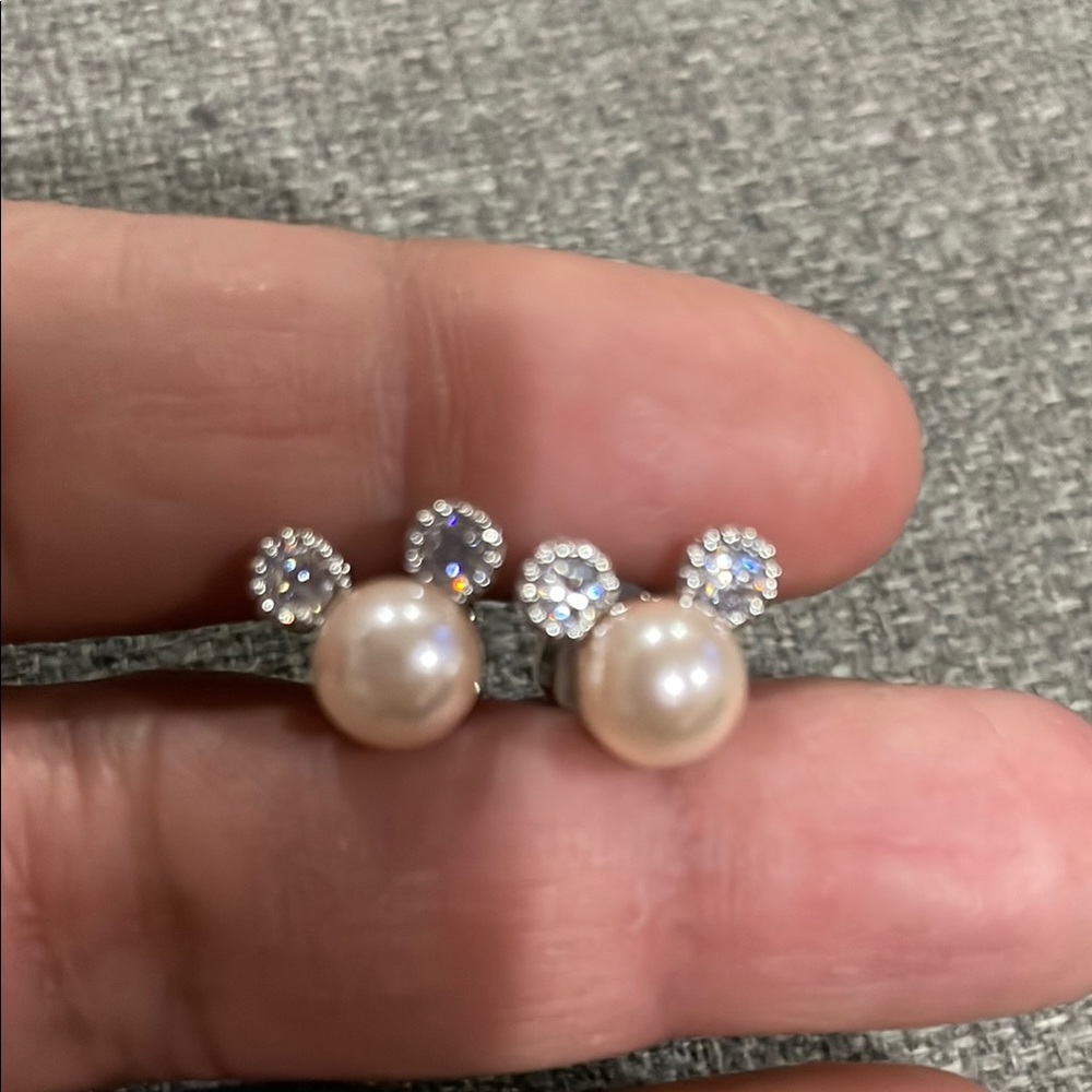 Elegant Pearl and Crystal Stud Mouse Cat Earrings